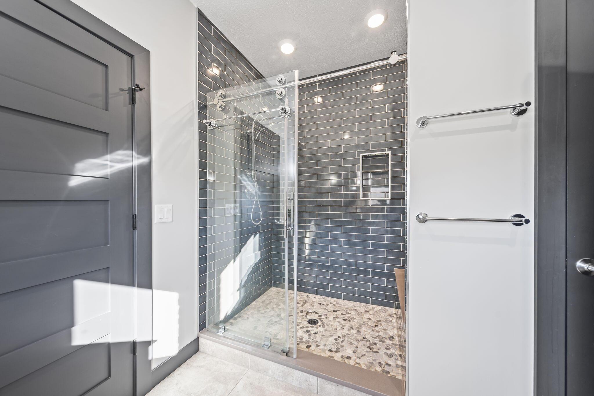 3489 Country Club Road Southwest Lancaster, OH 43130 - Photo 23 of 68 amazing shower