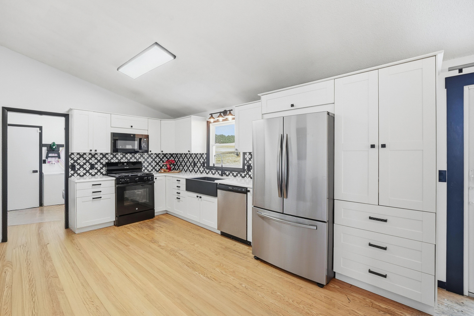 9807 North Leaf River Road Leaf River, IL 61047 - Photo 11 of 38