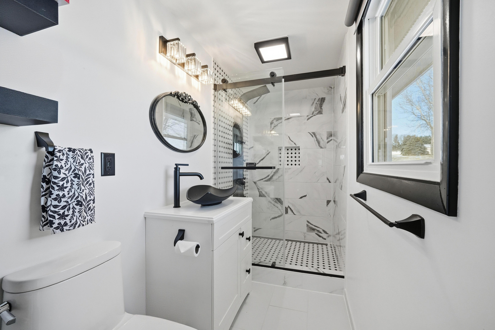 9807 North Leaf River Road Leaf River, IL 61047 - Photo 18 of 38