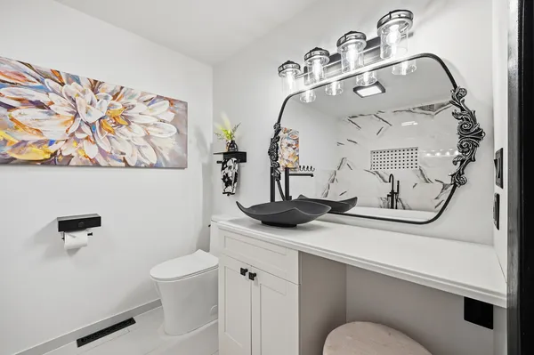 $290,000 | 9807 North Leaf River Road, Leaf River, IL 61047