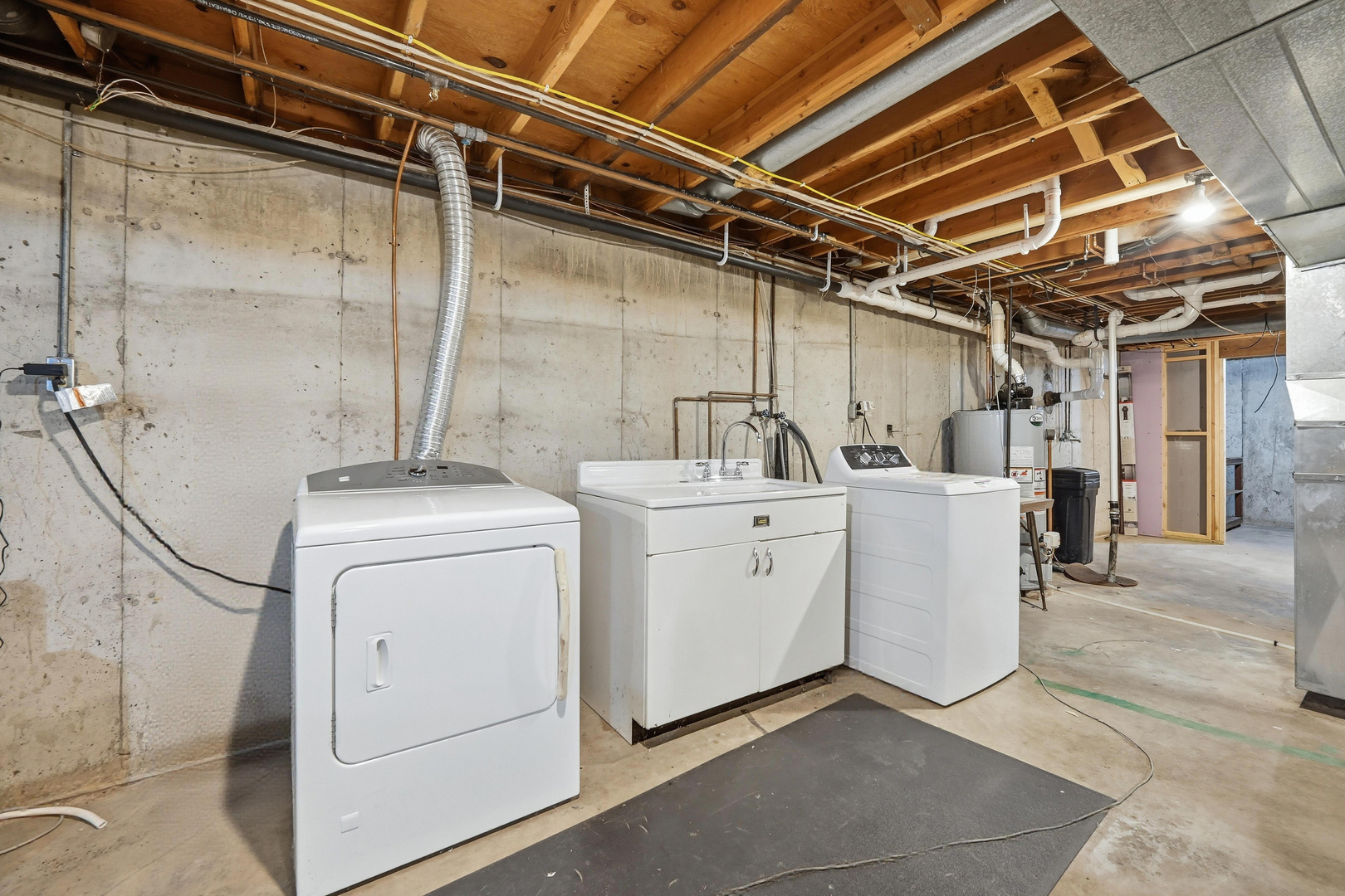 9807 North Leaf River Road Leaf River, IL 61047 - Photo 26 of 38