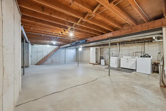 $299,000 | 9807 North Leaf River Road, Leaf River, IL 61047