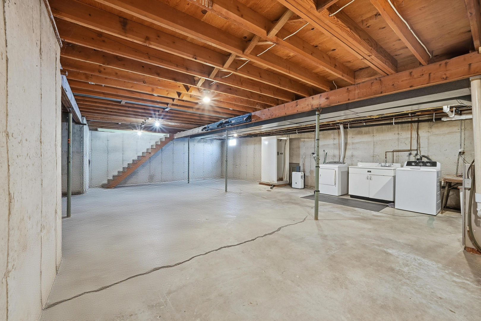 9807 North Leaf River Road Leaf River, IL 61047 - Photo 27 of 38