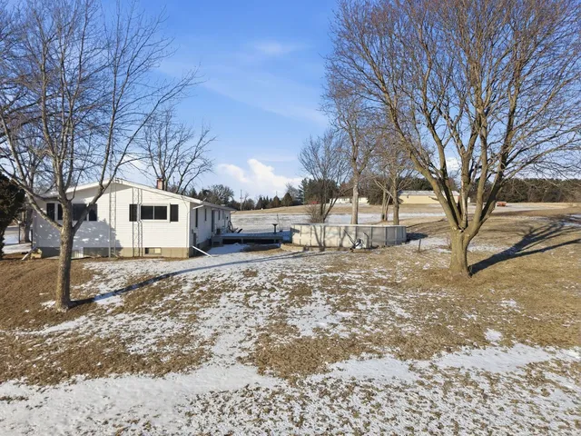 $299,000 | 9807 North Leaf River Road, Leaf River, IL 61047