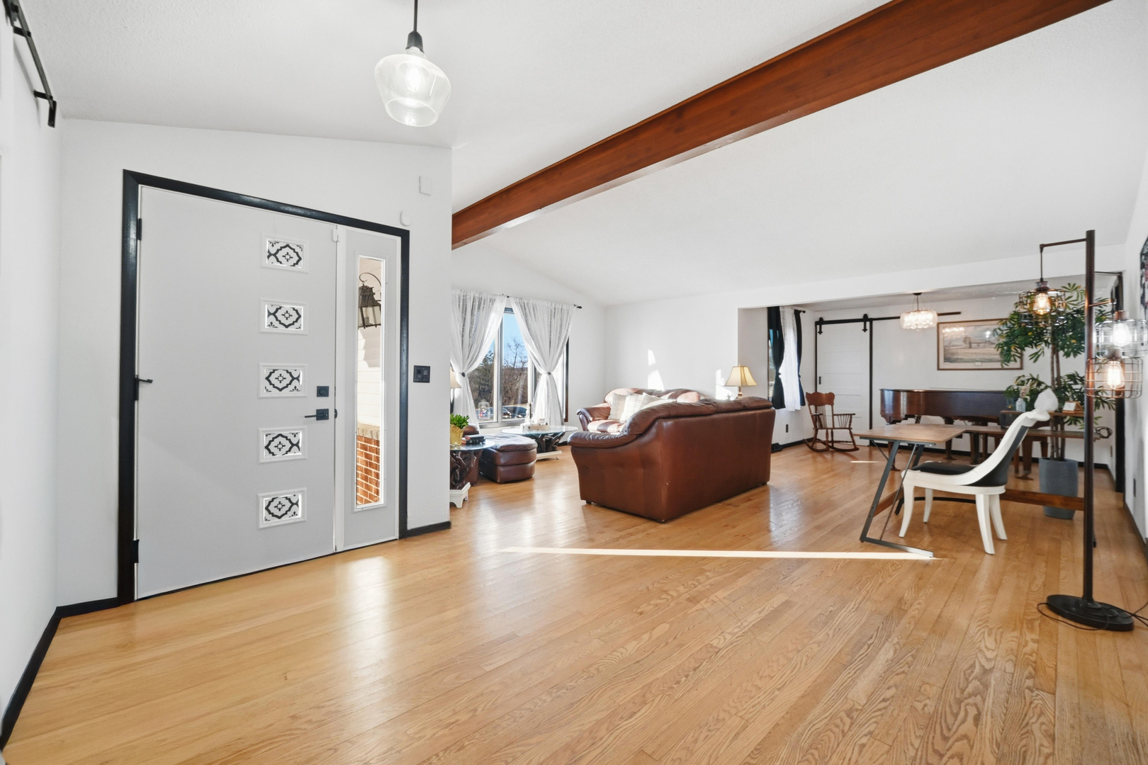 9807 North Leaf River Road Leaf River, IL 61047 - Photo 4 of 38