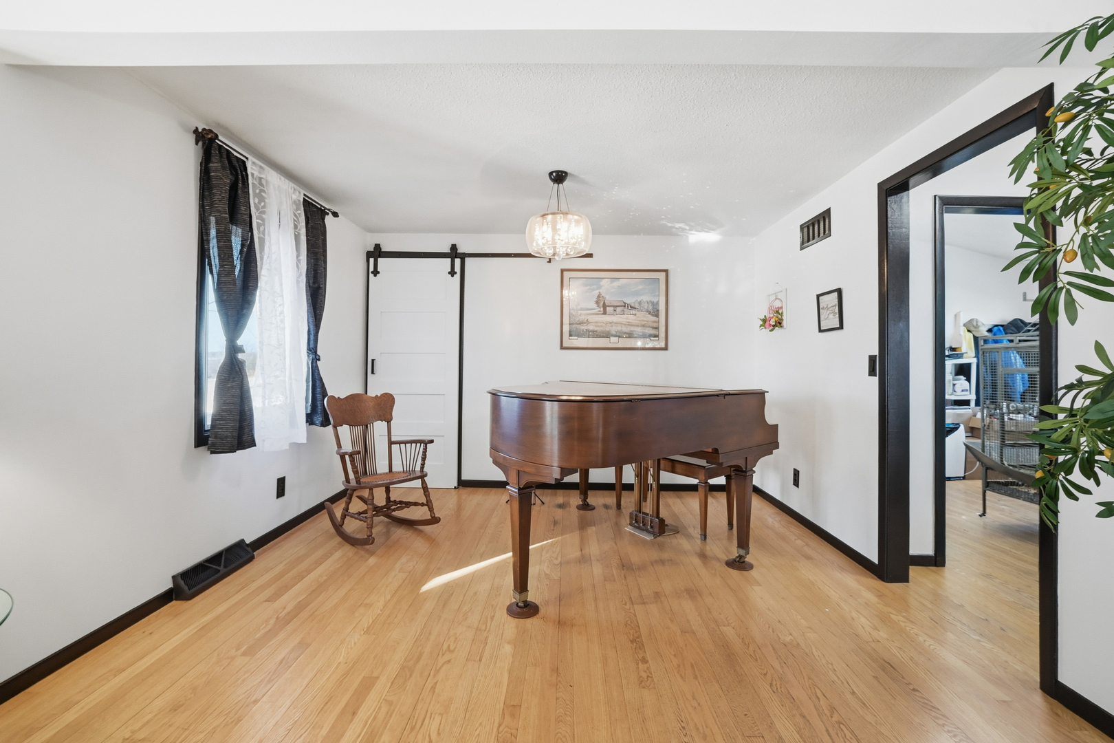 9807 North Leaf River Road Leaf River, IL 61047 - Photo 7 of 38