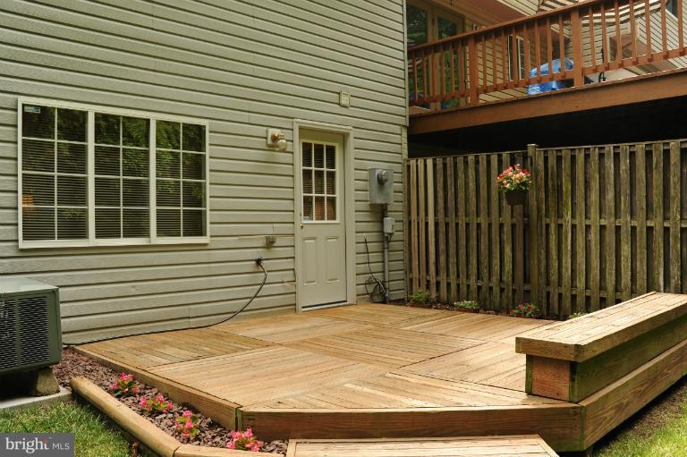 7554 Aspenpark Road Lorton, VA 22079 - Photo 2 of 30 Deck