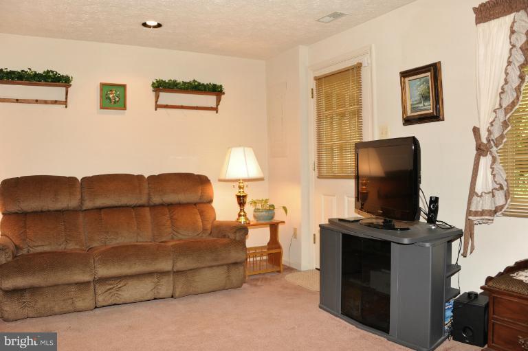 7554 Aspenpark Road Lorton, VA 22079 - Photo 12 of 30 Rec Room