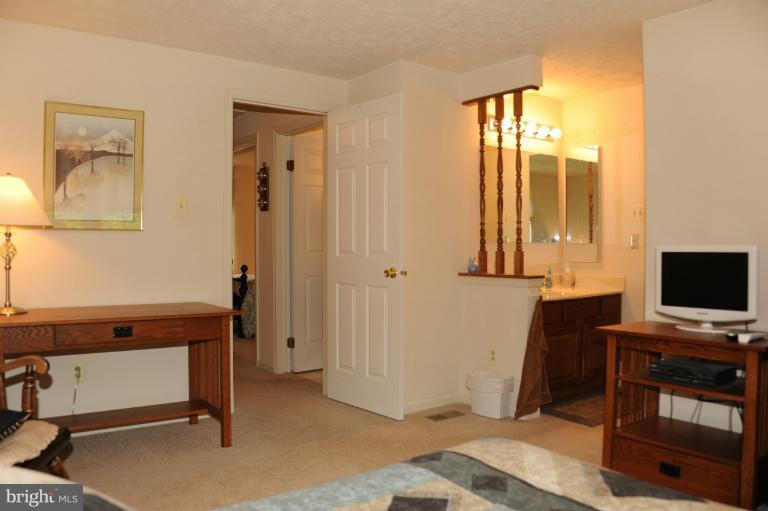 7554 Aspenpark Road Lorton, VA 22079 - Photo 18 of 30 Bedroom (Master)
