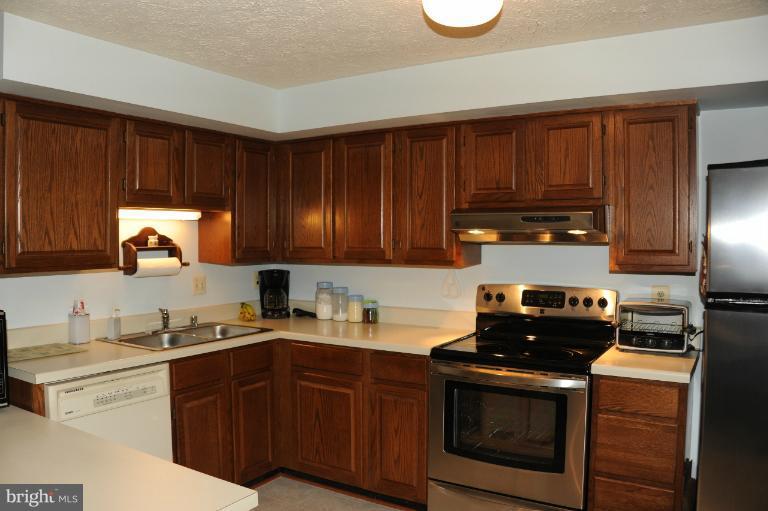 7554 Aspenpark Road Lorton, VA 22079 - Photo 19 of 30 Kitchen