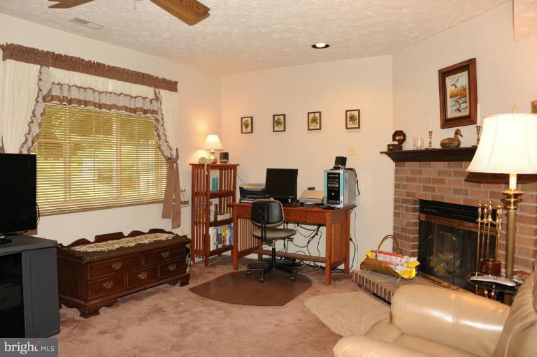 7554 Aspenpark Road Lorton, VA 22079 - Photo 23 of 30 Rec Room