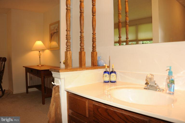 7554 Aspenpark Road Lorton, VA 22079 - Photo 5 of 30 Bath (Master)