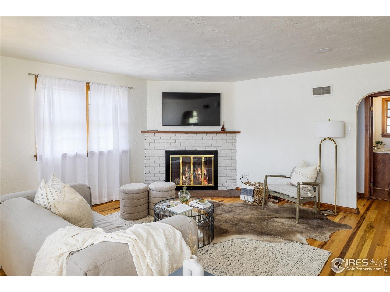 2110 Baseline Road Boulder, CO 80302 - Photo 6 of 41 Gas Fireplace