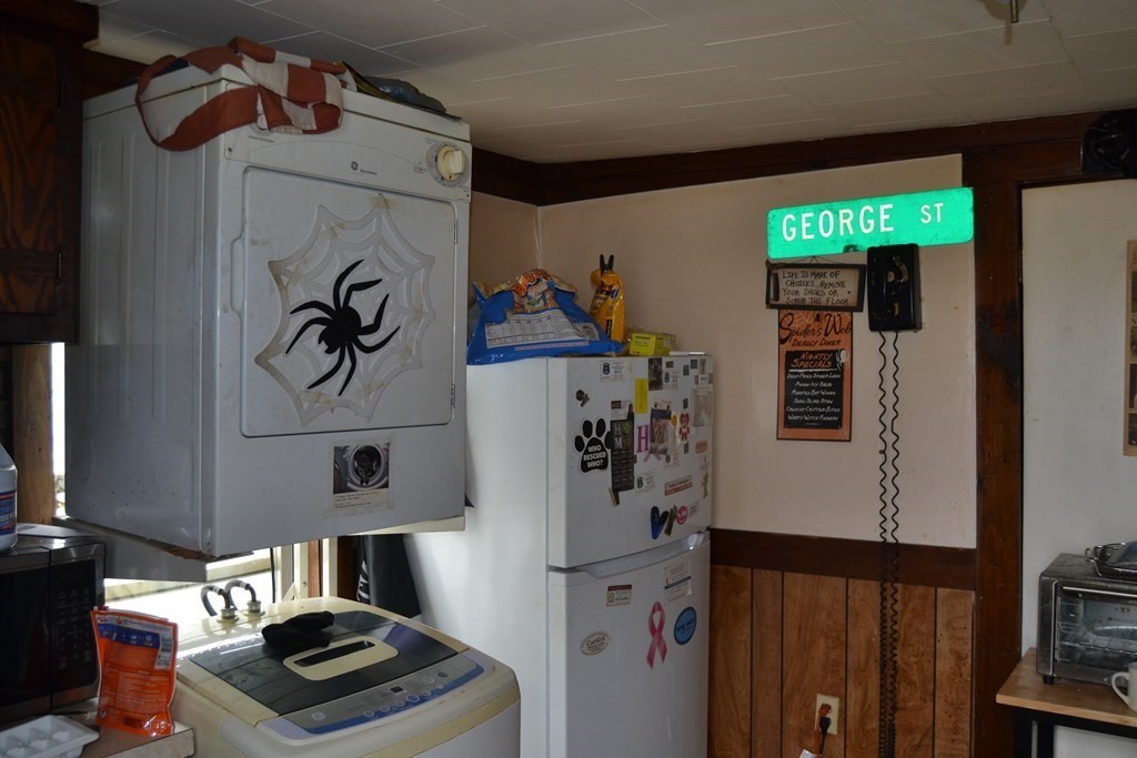319 Burnham Road Lowell, MA 01852 - Photo 6 of 10 Gallery Image 6
