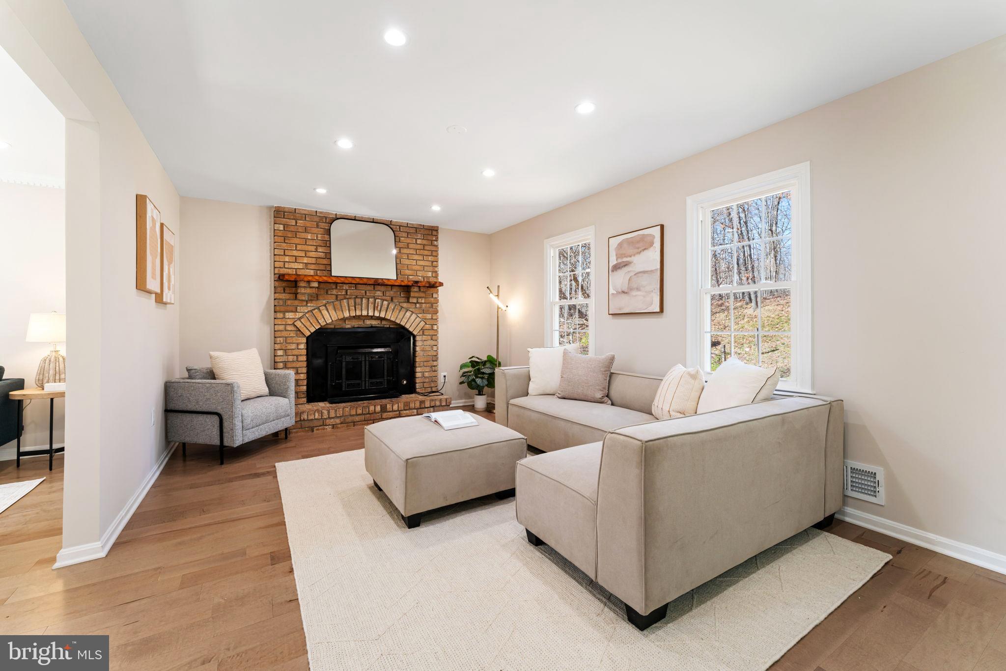 2308 Holly Spring Drive Silver Spring, MD 20905 - Photo 5 of 29