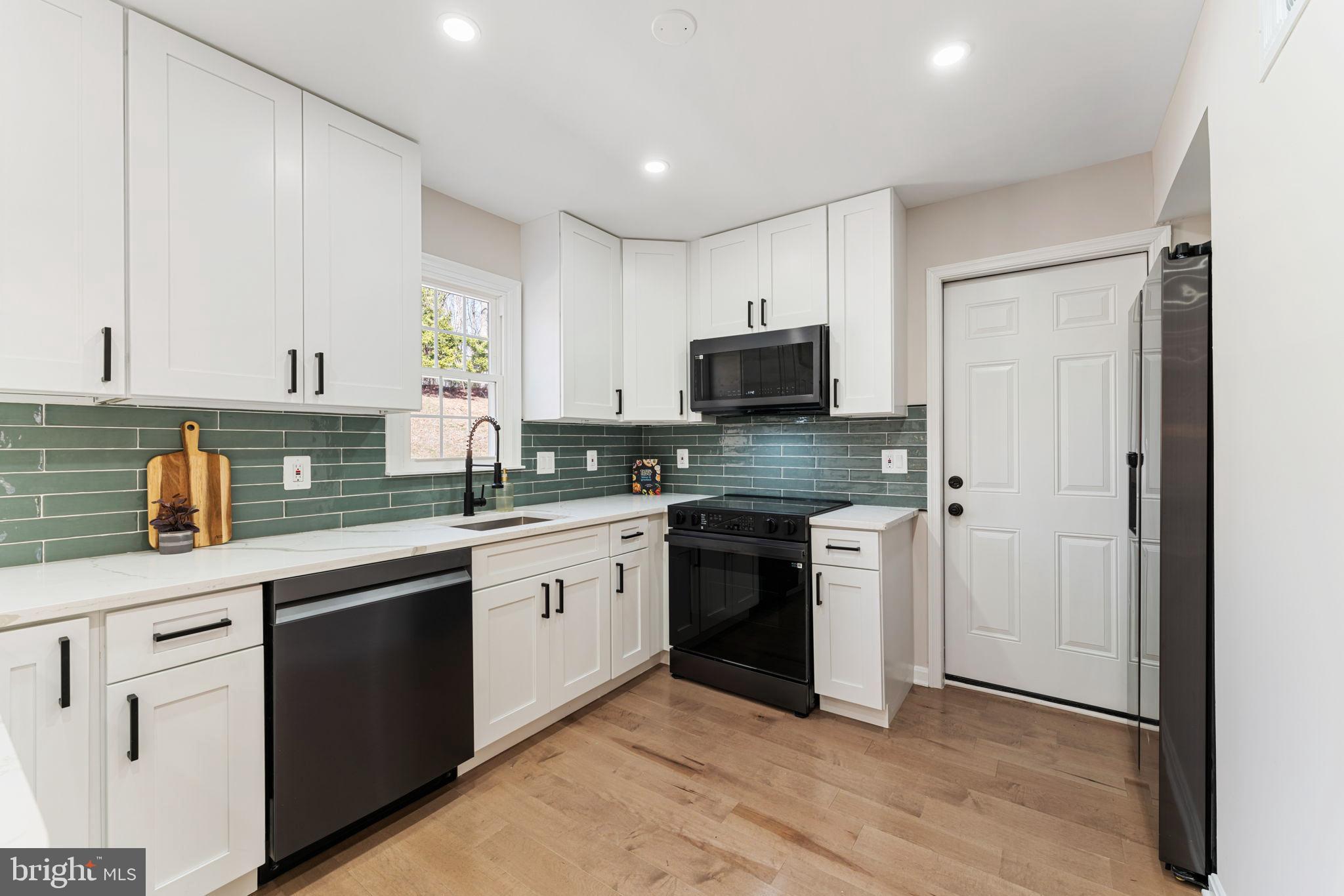 2308 Holly Spring Drive Silver Spring, MD 20905 - Photo 8 of 29