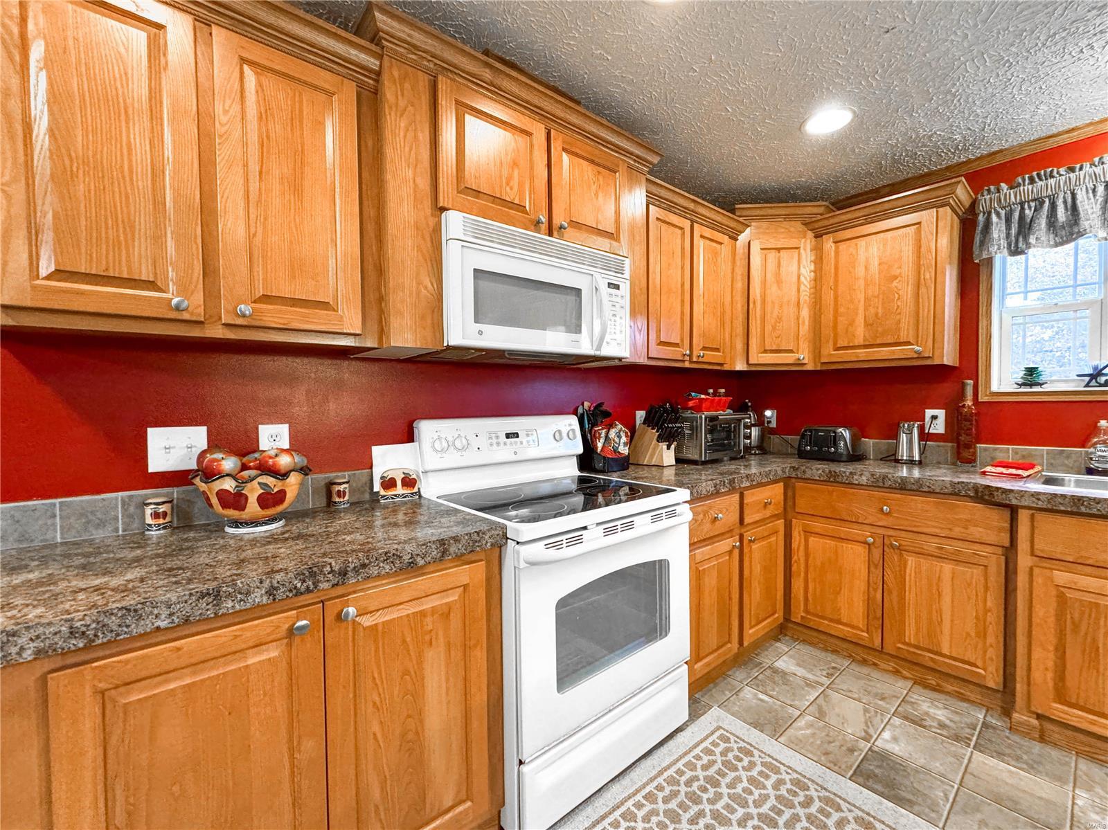 4566 G Road Waterloo, IL 62298 - Photo 13 of 46