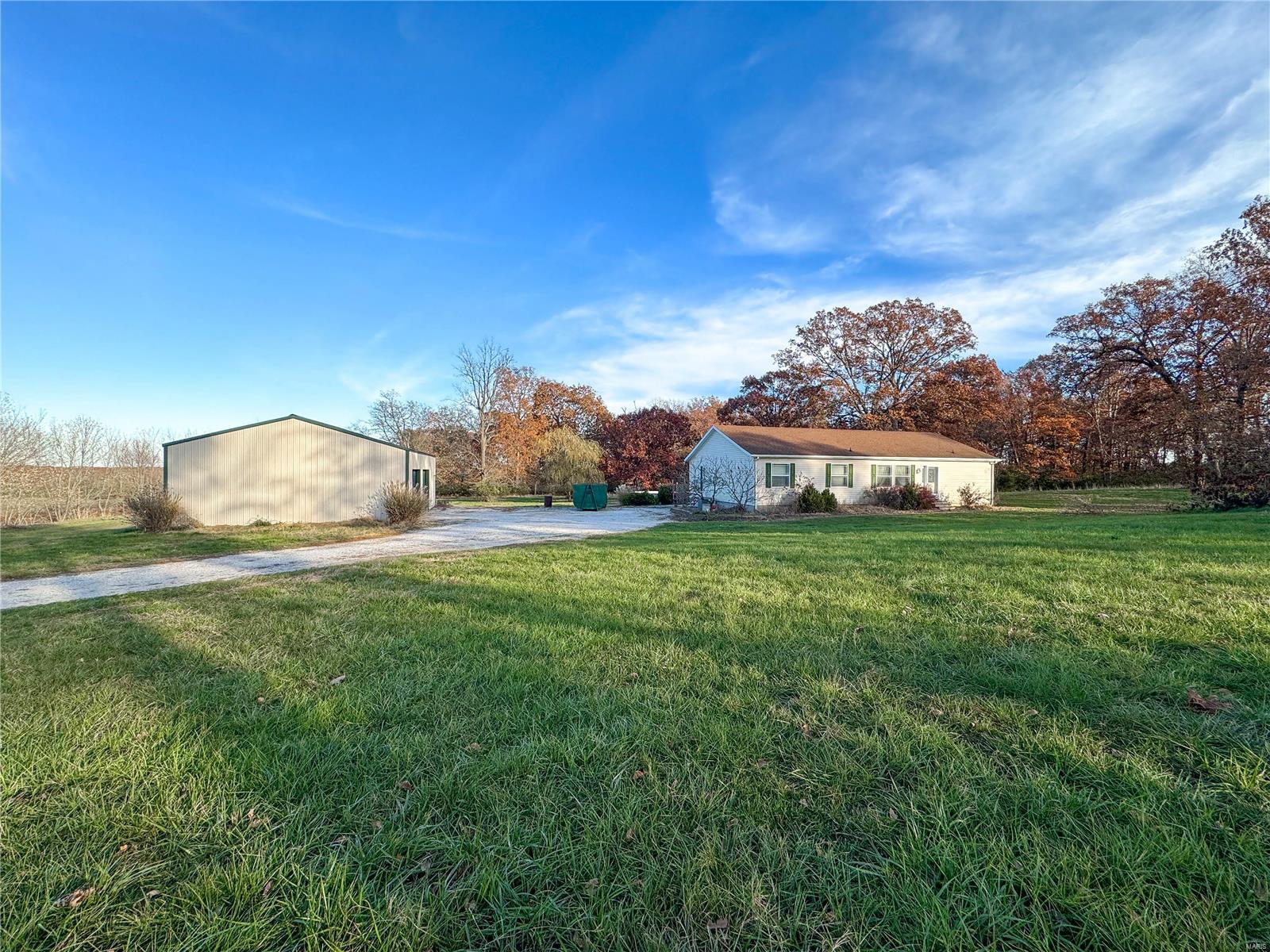 4566 G Road Waterloo, IL 62298 - Photo 2 of 46