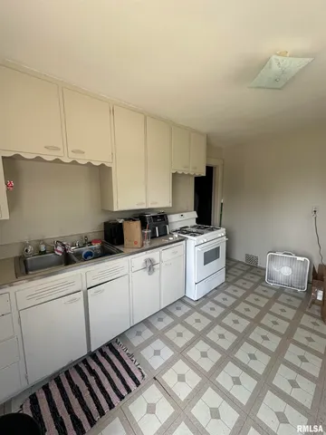 $120,000 | 1624 North Bigelow Street, Peoria, IL 61604