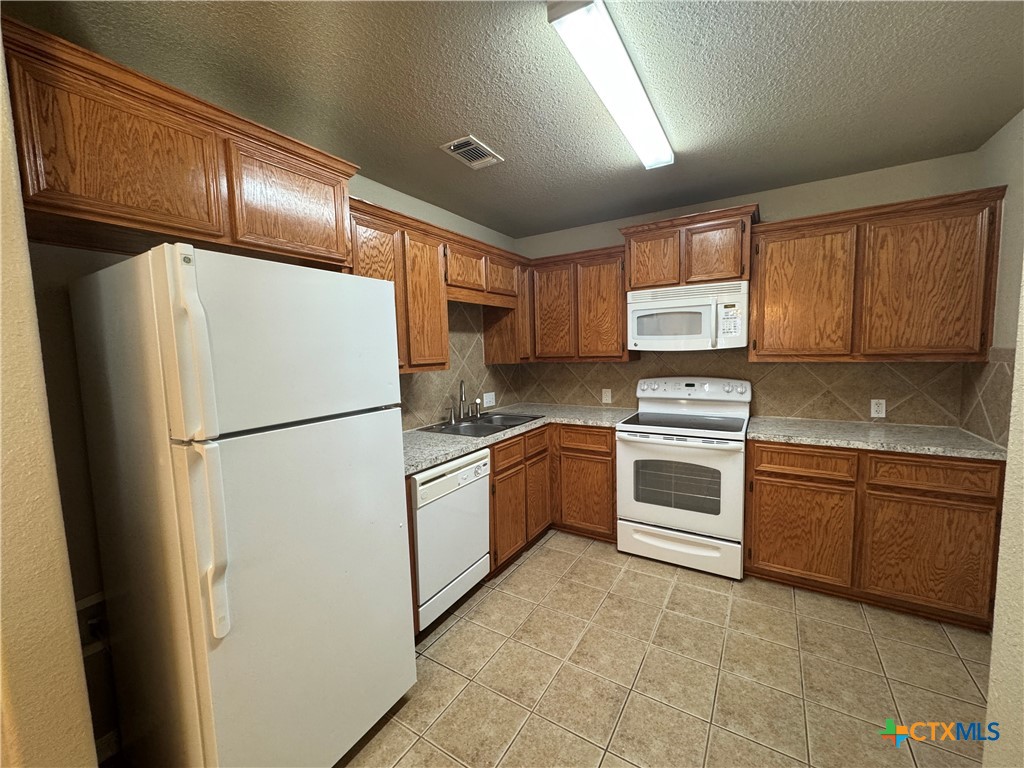 3003 Baldwin Loop Killeen, TX 76549 - Photo 8 of 33