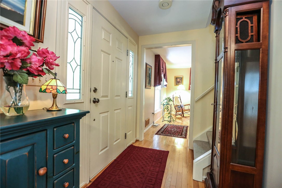 176 Tobey Road Pittsford, NY 14534 - Photo 4 of 27