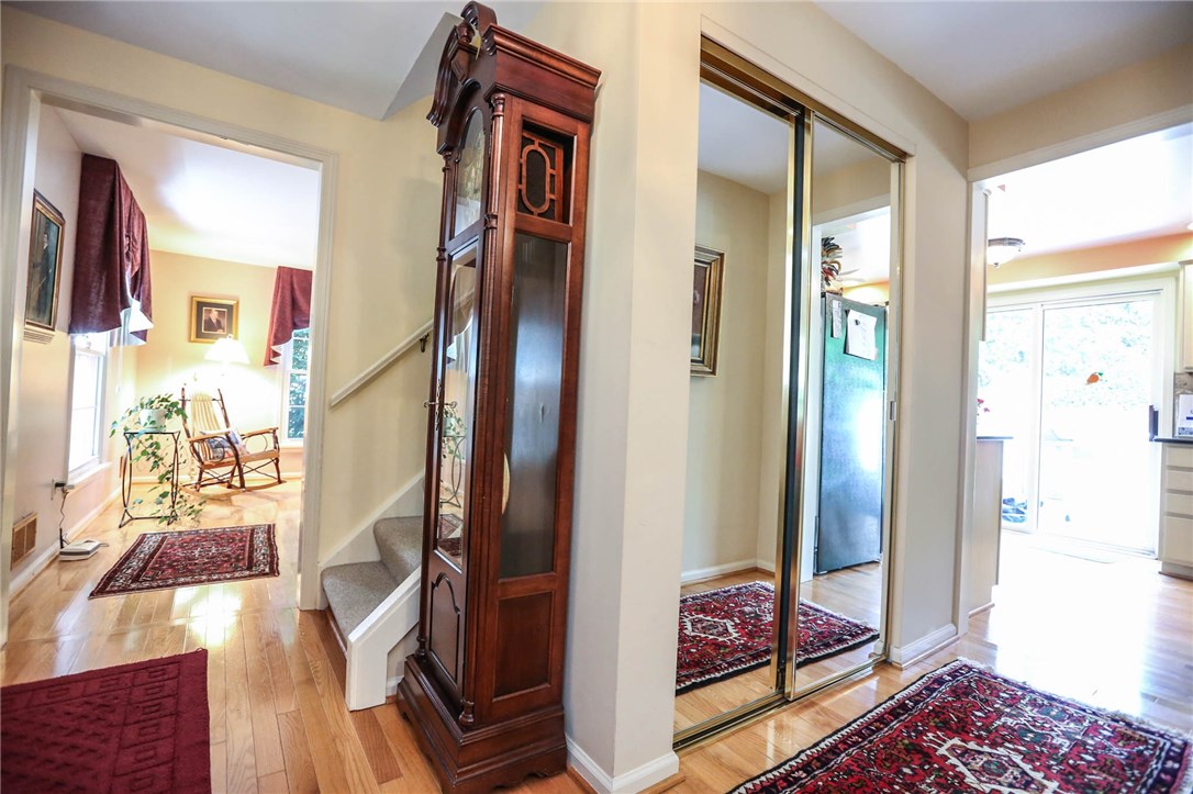 176 Tobey Road Pittsford, NY 14534 - Photo 5 of 27