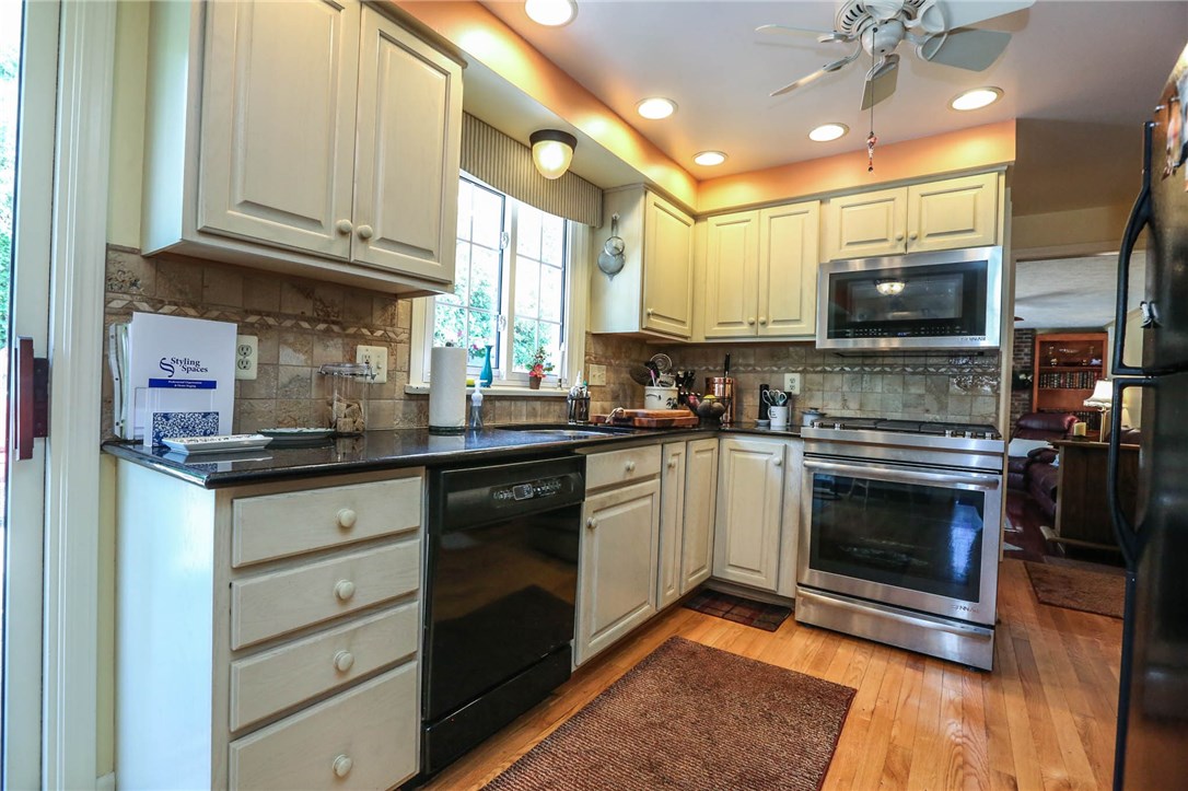 176 Tobey Road Pittsford, NY 14534 - Photo 8 of 27