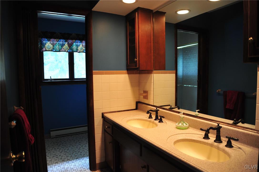 1673 Creek View Road Bethlehem, PA 18015 - Photo 21 of 36 Gallery Image 21