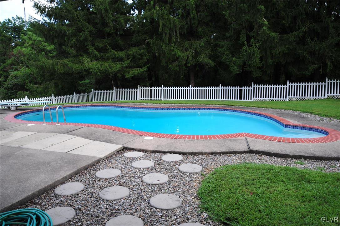 1673 Creek View Road Bethlehem, PA 18015 - Photo 26 of 36 Gallery Image 26