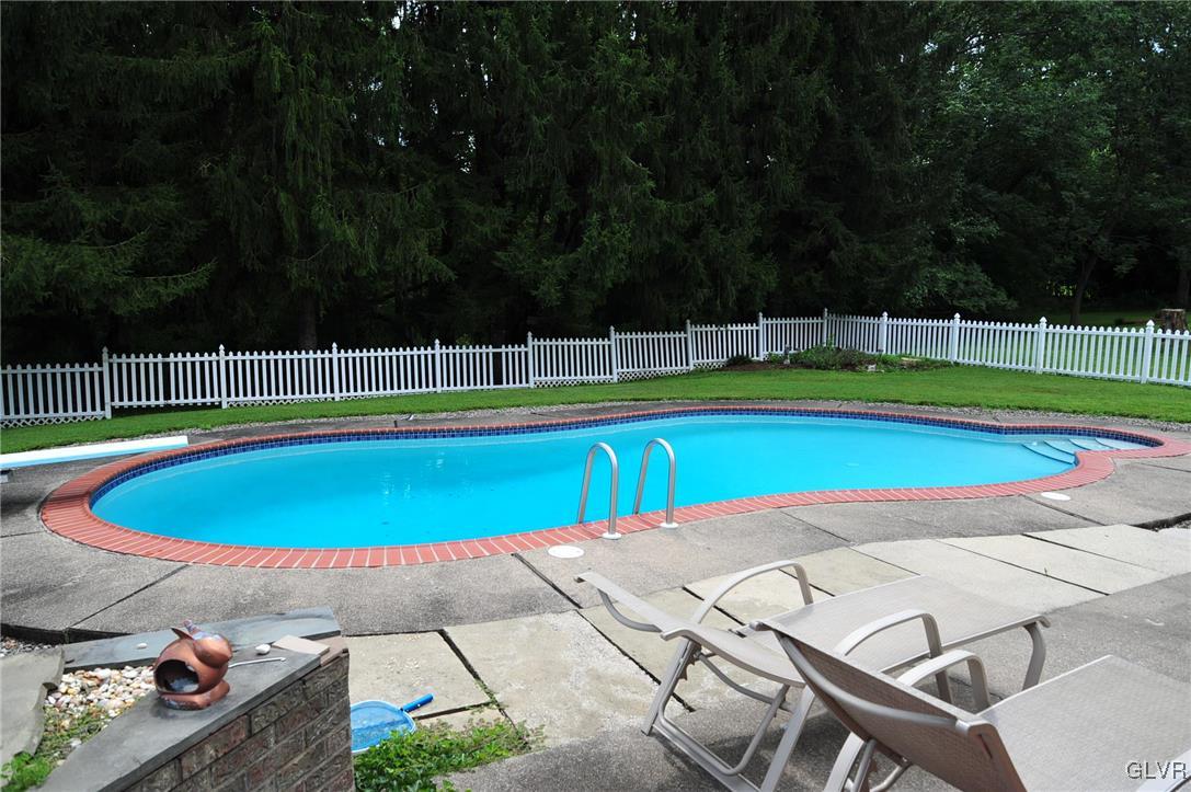 1673 Creek View Road Bethlehem, PA 18015 - Photo 31 of 36 Gallery Image 31