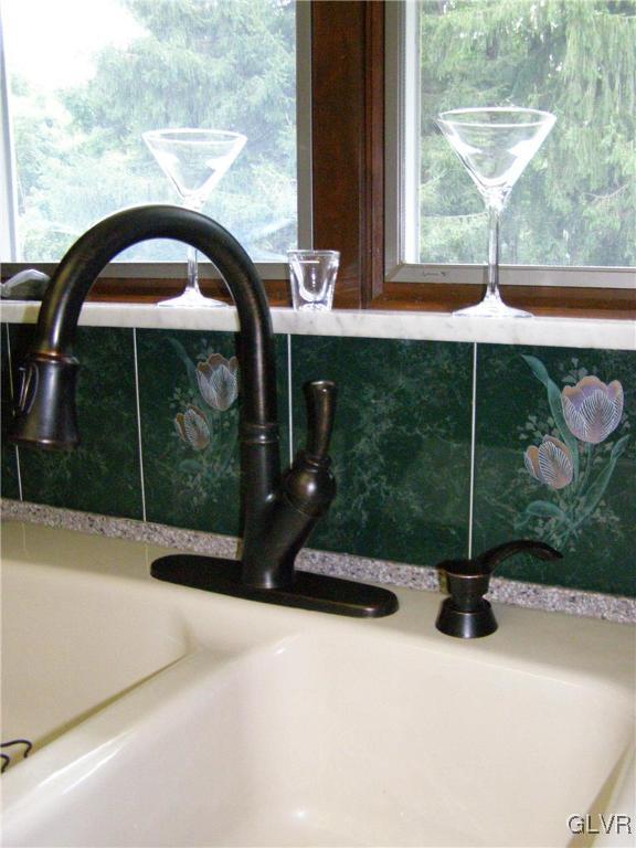 1673 Creek View Road Bethlehem, PA 18015 - Photo 9 of 36 Gallery Image 9