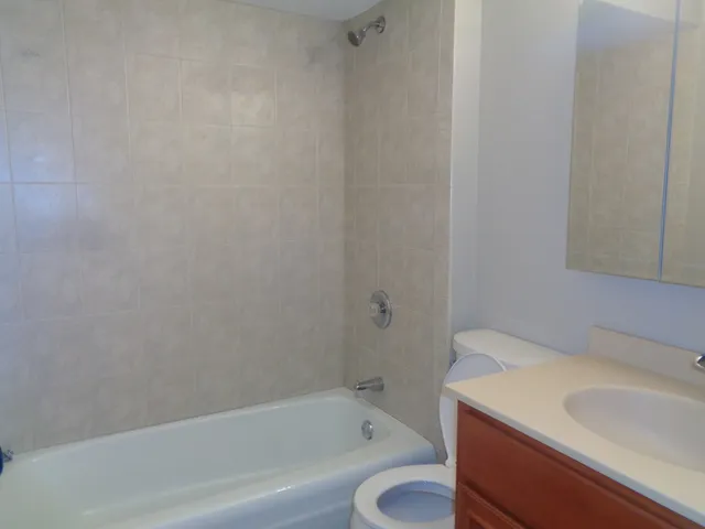 $1,375 | 10748 South Harlem Avenue, Unit 1S, Worth, IL 60482