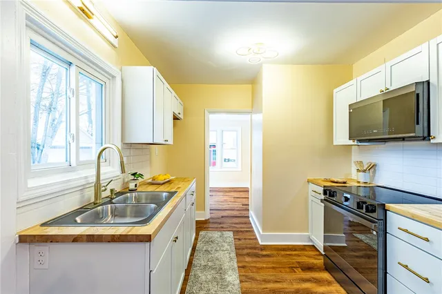 $179,900 | 99 Beverly Heights, Greece, NY 14616