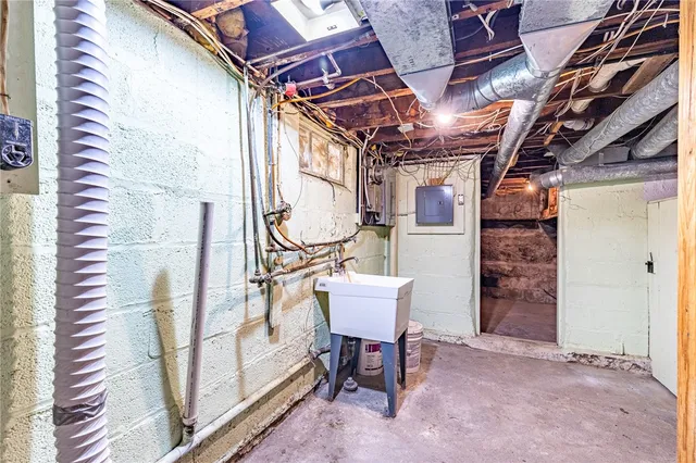 $179,900 | 99 Beverly Heights, Greece, NY 14616