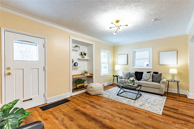 $179,900 | 99 Beverly Heights, Greece, NY 14616