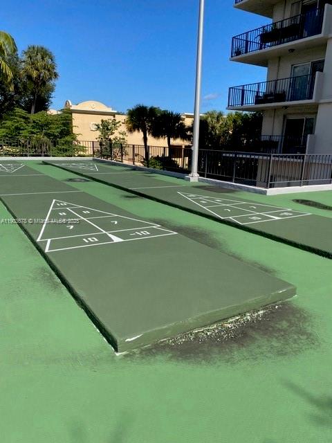 1625 Southeast 10th Avenue, Unit 205 Fort Lauderdale, FL 33316 - Photo 28 of 32 a view of a tennis court