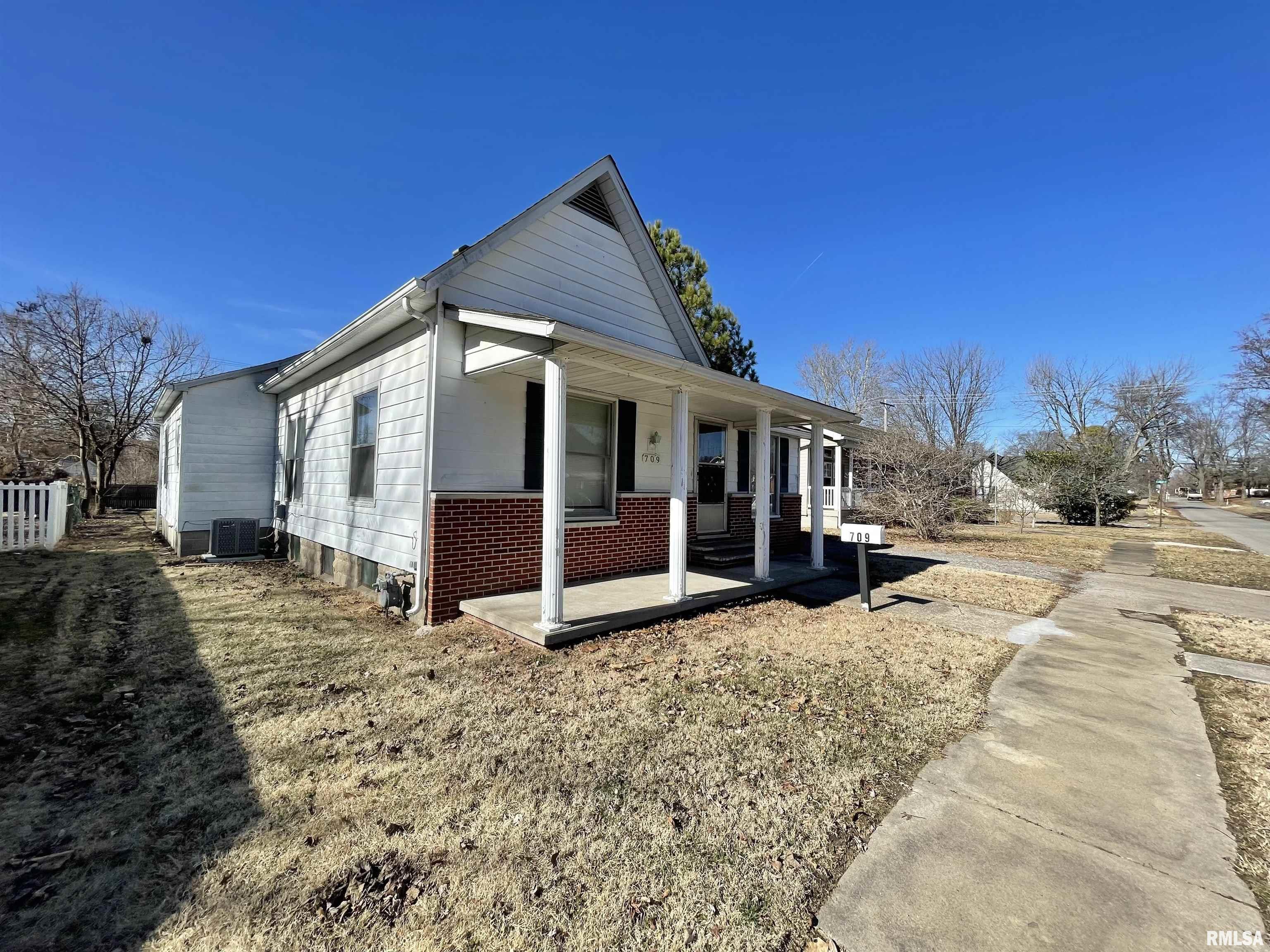 709 South 16th Street Herrin, IL 62948 - Photo 29 of 30