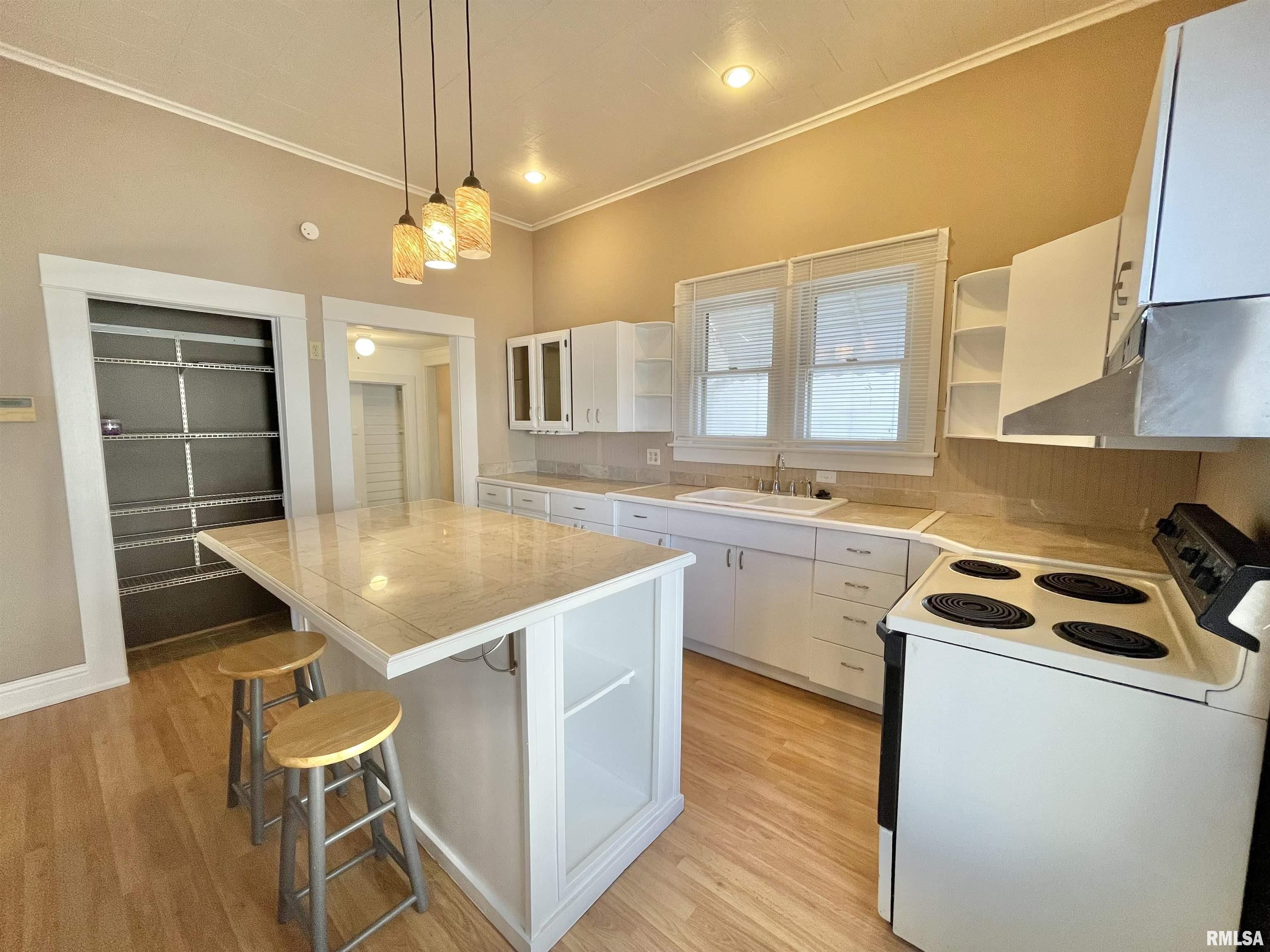 709 South 16th Street Herrin, IL 62948 - Photo 8 of 30