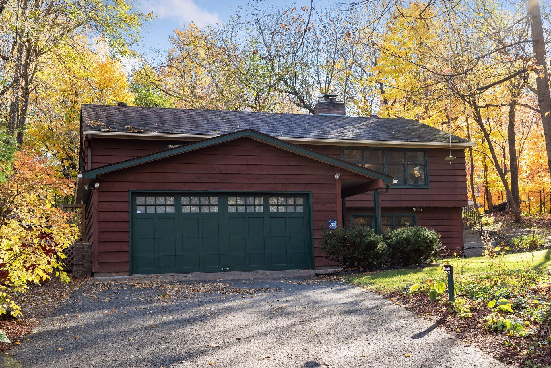 16609 Hidden Valley Road Minnetonka, MN 55345 - Photo 3 of 40