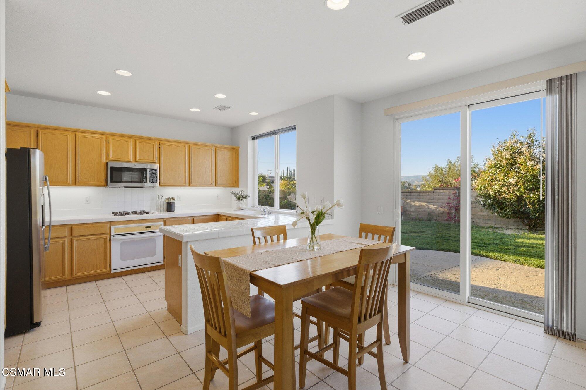 3205 Pine View Drive Simi Valley, CA 93065 - Photo 14 of 72 017_cjp_4702_736