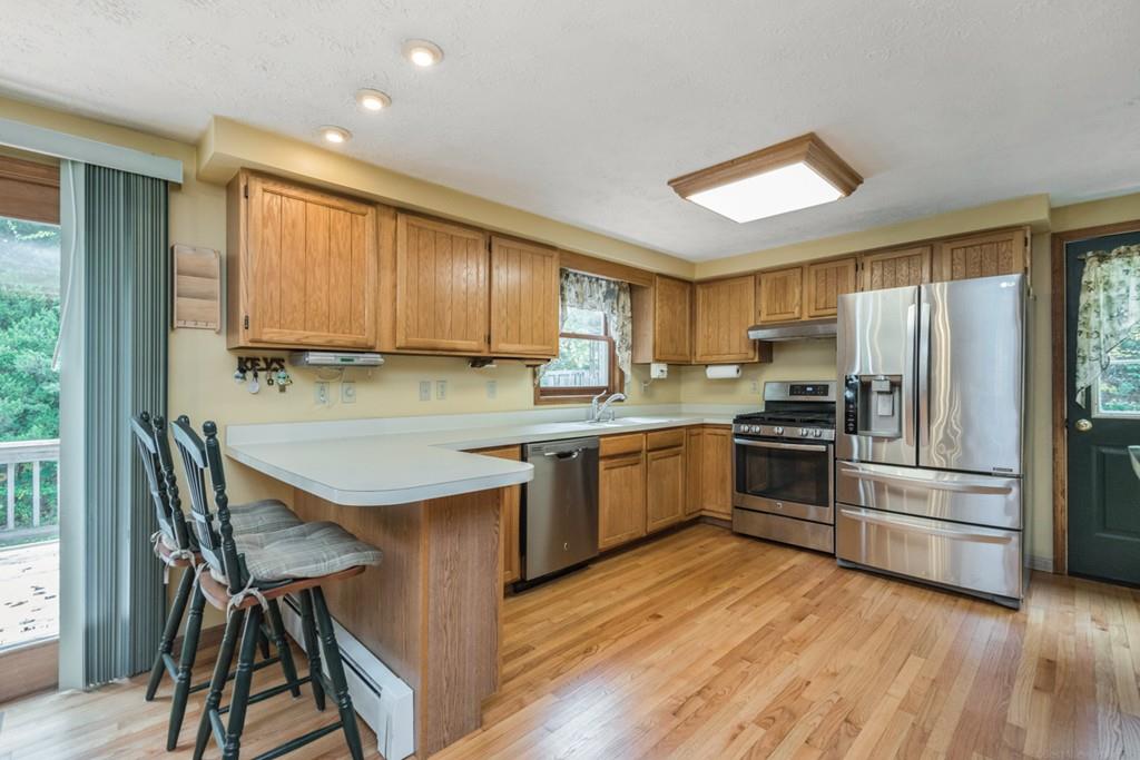 136 Ruggles Street Westborough, MA 01581 - Photo 8 of 39 Gallery Image 8
