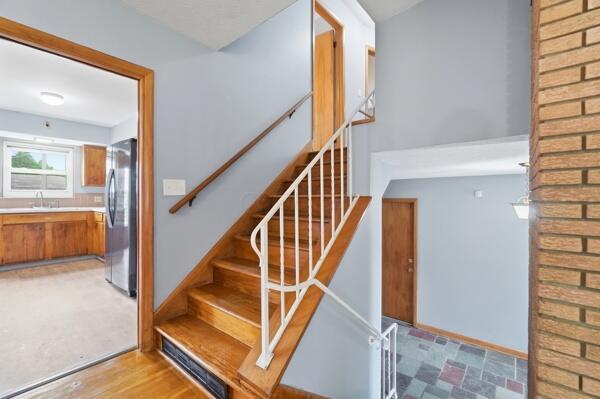 5320 Hazelwood Road Columbus, OH 43229 - Photo 10 of 46 021_i3so