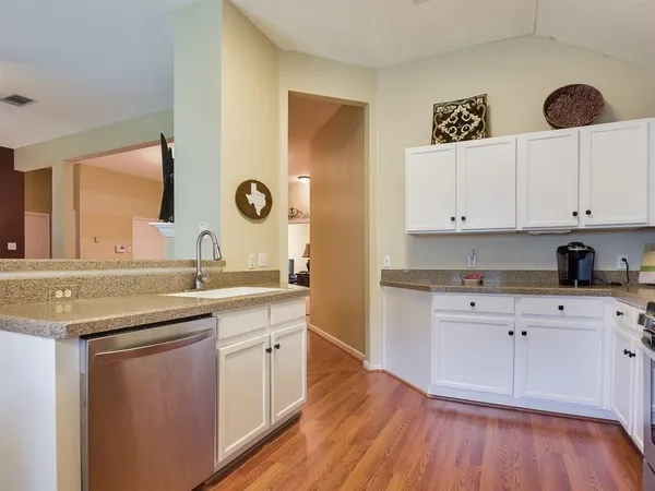 $2,250 | 1016 Mohican Street, Round Rock, TX 78665