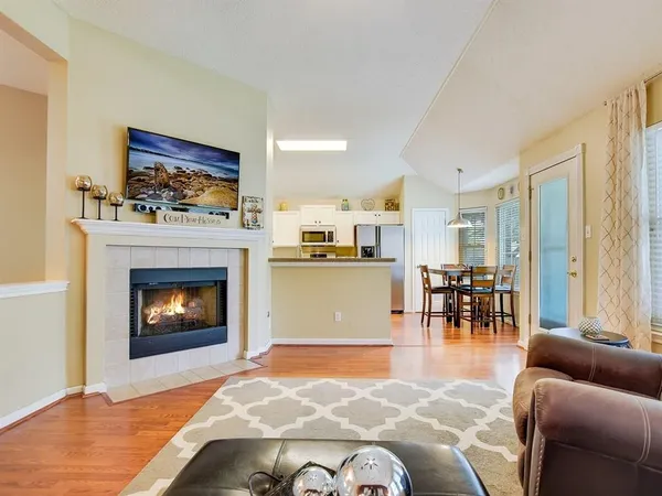 $2,250 | 1016 Mohican Street, Round Rock, TX 78665