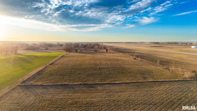 $130,000 | 29 Highway 29, Pekin, IL 61554