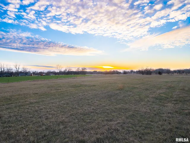 $130,000 | 29 Highway 29, Pekin, IL 61554