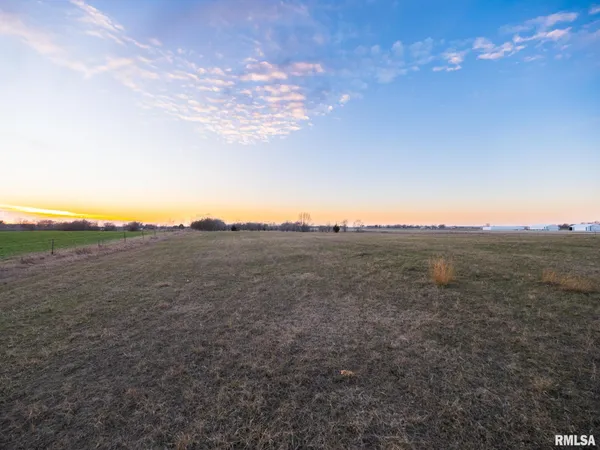 $115,000 | 29 Highway 29, Pekin, IL 61554