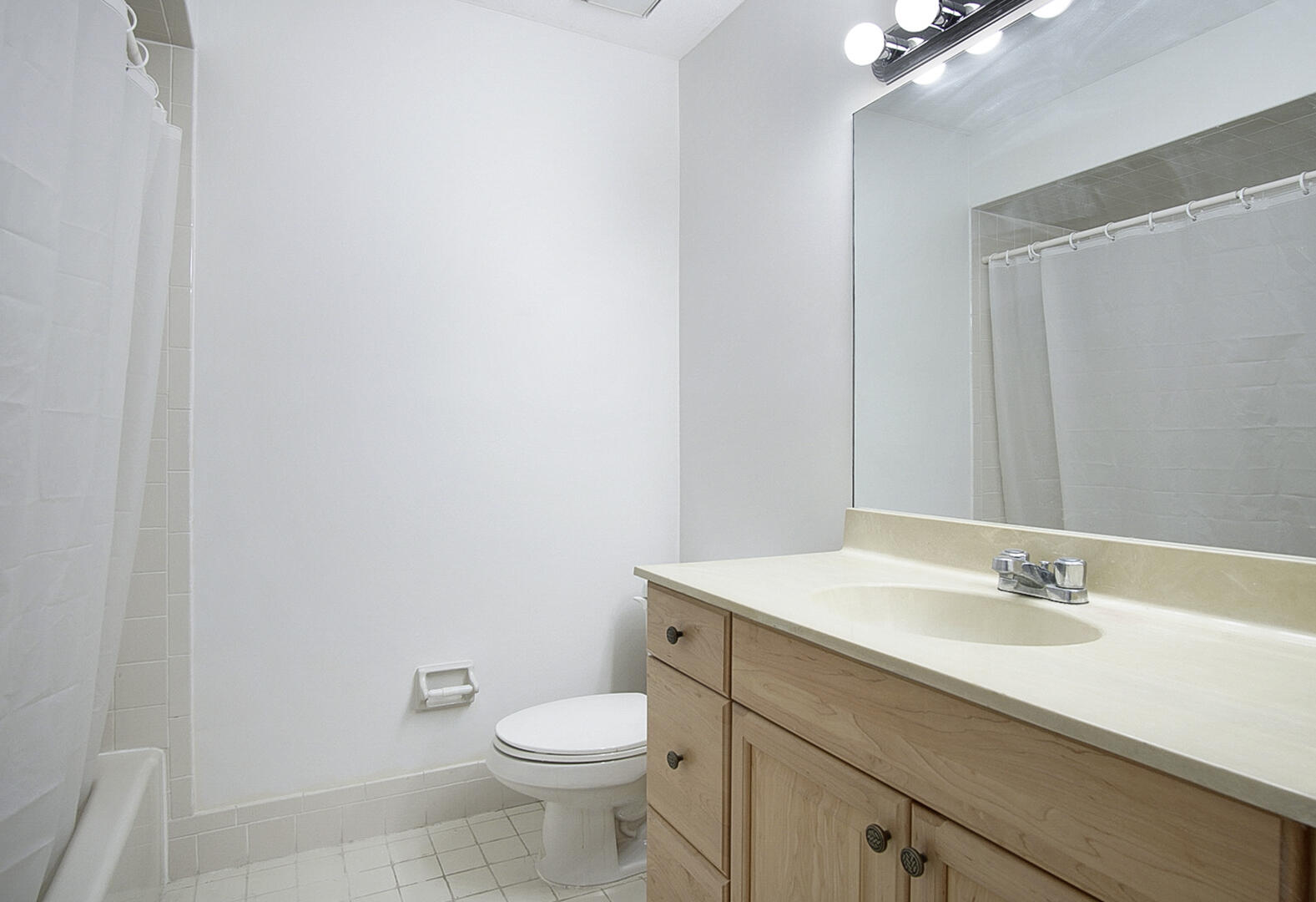 2060 Colonial Road, Unit 2 Fort Pierce, FL 34950 - Photo 24 of 30 Photo Apr 26 2025, 9 59 49 AM