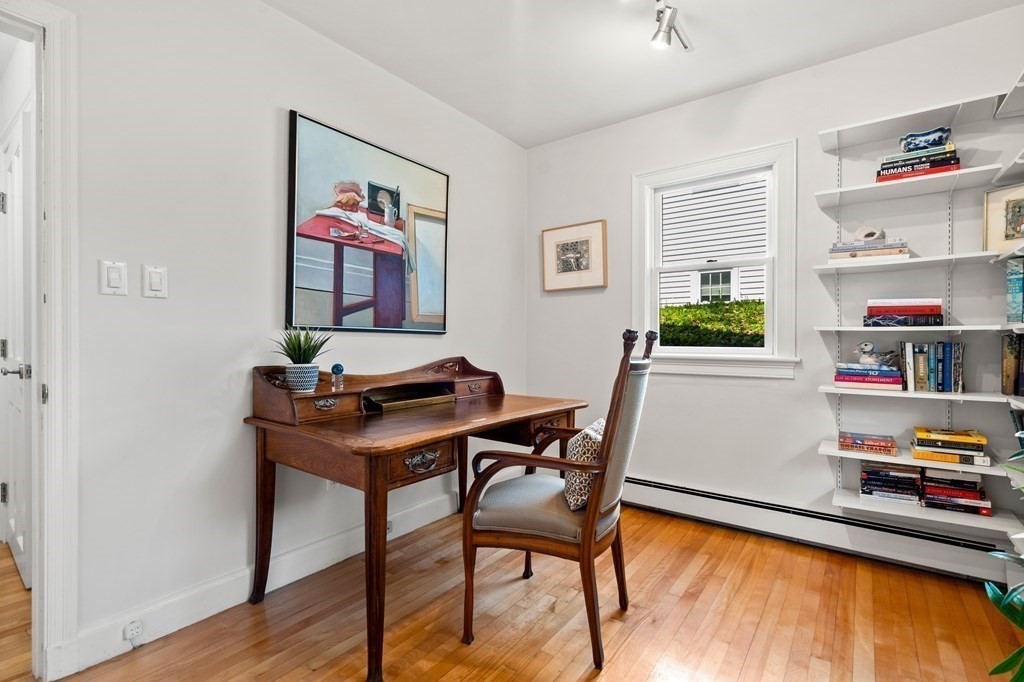 6 Dean Road Marblehead, MA 01945 - Photo 21 of 29 a room with furniture and a potted plant
