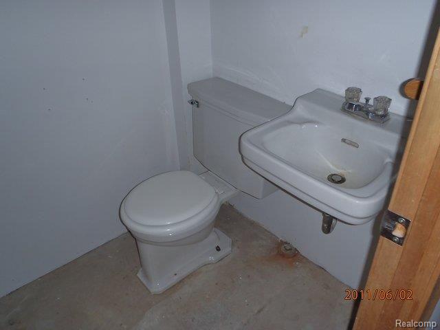 9823 Middlebelt Road, Unit 19 Livonia, MI 48150 - Photo 10 of 11 P6020022